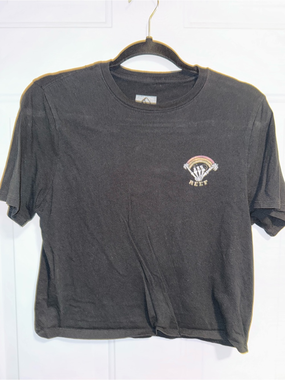 Reef Black Tee with Rainbow and Hand Graphic